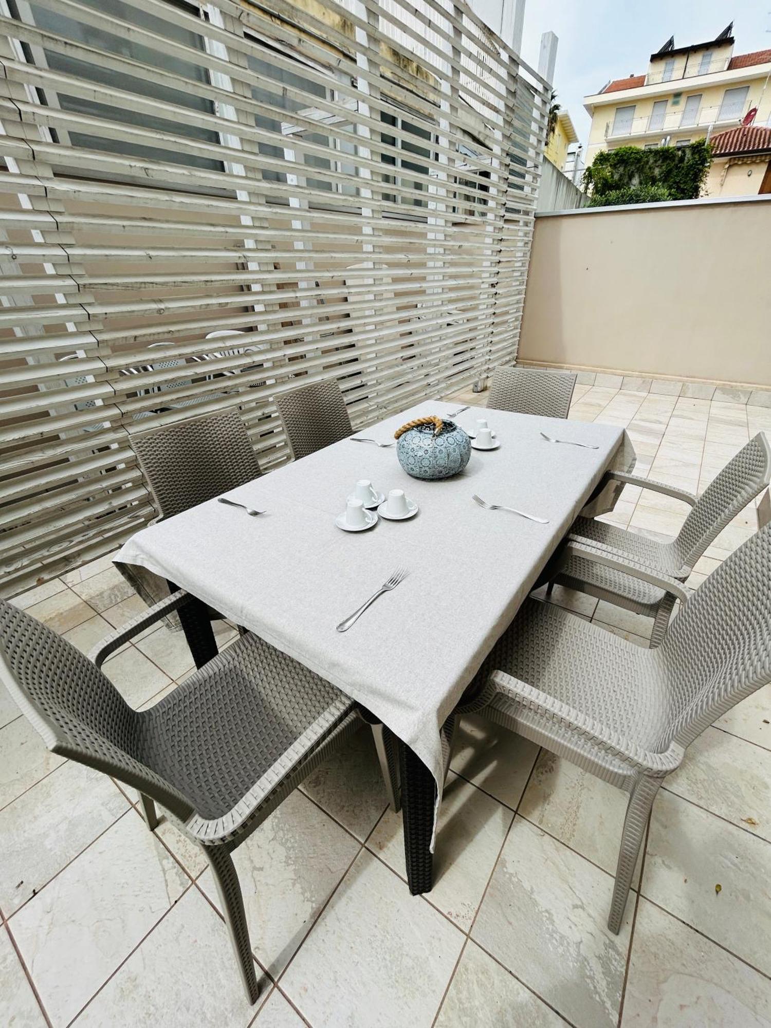 Appartement Menotti 3A-Flexrent Abissinia à Riccione Extérieur photo